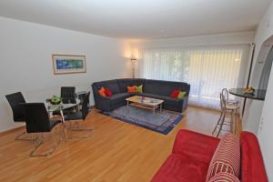 Alle Vigne, 1 Stock by HolAp SA