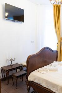 Beehive Hotel and CoWorking