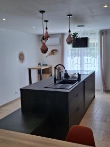 LaDy ROSE NÎMES Special Offer for Business Travelers Large 7 Bedroom House AND 7 BATHROOMS