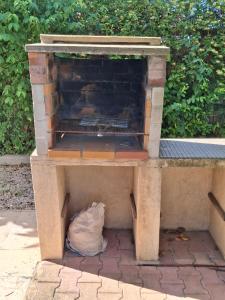 LaDy ROSE NÎMES Special Offer for Business Travelers Large 7 Bedroom House AND 7 BATHROOMS