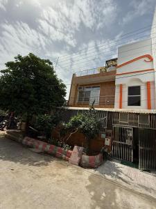 Luxury Appartment Radha Kunj