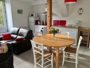 Maisons de vacances A L Ombre du Tilleul : photos des chambres