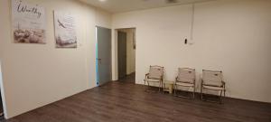 5 Loaves & 2 Fishes Roomstay Opposite GH