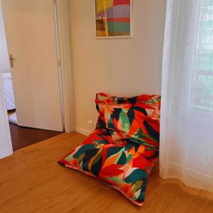 Appartements Les Agnettes - Paris Metro - Wifi - Parking - Tout equipe : photos des chambres