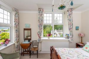 King Room with Lake View room in The Mount B&B