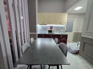 Royal Harbor View Lux 4-Bedroom Waterfront Residence