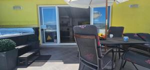 Luxury apartment MaLea with jacuzzi and sauna, by the sea