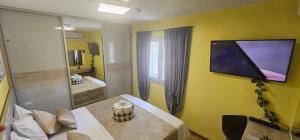 Luxury apartment MaLea with jacuzzi and sauna, by the sea