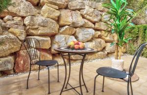 Cottage in nature with solarium