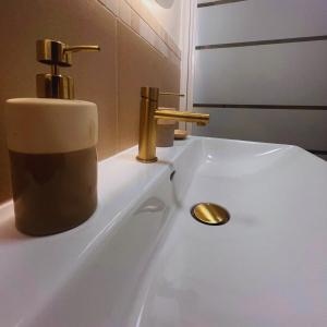 Les Agnettes - Paris Metro - Wifi - Parking - Tout équipé