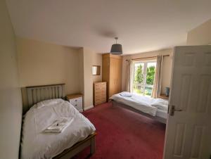 Large 4 Bedroom 5 Bathroom Property