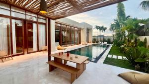 LOU Uluwatu - Luxury Tropical Living
