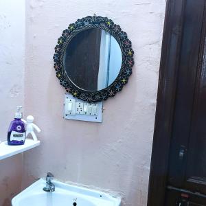 Peaceful Stay in Doon, Gateway to Mountains