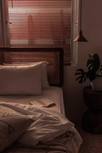 Stylish 3BR Villa with Jacuzzi - Walk to Beach