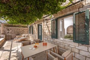 Unique Mediterranean 4 Star Apartment with Spa zone