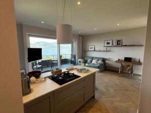 New Cozy Stay with Lakeview