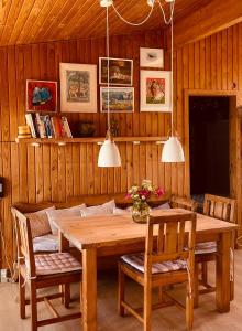 Large bright summerhouse with sea view and close to the ocean