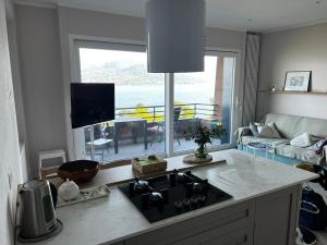 New Cozy Stay with Lakeview