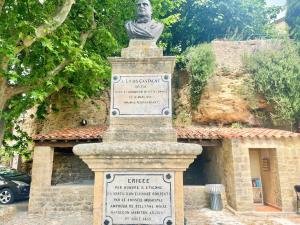 Appartements Miraluna - Village medieval, calme, insolite, 6 personnes : photos des chambres