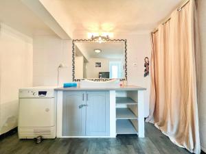 Appartements Miraluna - Village medieval, calme, insolite, 6 personnes : photos des chambres