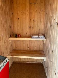 Large bright summerhouse with sea view and close to the ocean