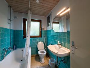 Sunroom 2 Bed Apartment West Town B17