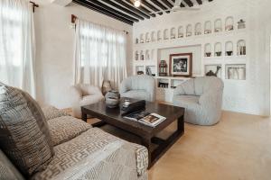 Jannah Faza Two Bed Suite with AC and Rooftop