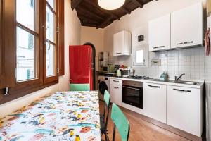 Ponte Vecchio Sprone Deluxe Apartment