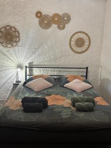 Maisons de vacances STUDIO Havre de paix au pont du gard Piscine et Jacuzzi chez Valerie Payre : photos des chambres