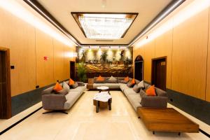 Grand Astoria Hotel