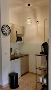 Uzès centre à 2 min - piscine - clim - parking