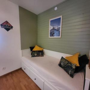 Appartements 3 vallees, piscine et sauna : photos des chambres