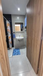 Lake, Mountain, Pool & Forest Views - Fiber Wi-Fi