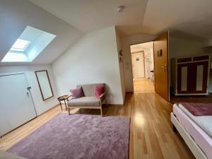Room with a Skylight - gemütliches Zimmer zwischen München und Rosenheim