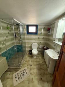 2-Bedroom Blue & White House with Garden and Beach