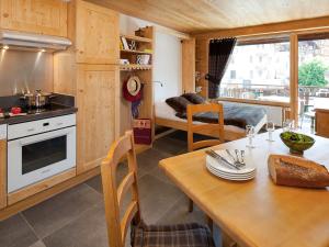 Appartements Charmant studio montagnard avec acces bien-etre, proche centre et pistes de ski au Grand-Bornand - FR-1-467-37 : photos des chambres