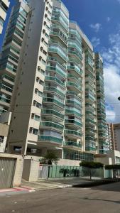 Apto 2 qtos na quadra da praia Itaparica