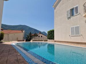 Victor Kotor Sea view