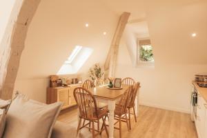 Appartement dans Manoir avec piscine face au Golf dUriage