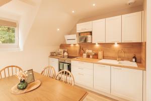 Appartement dans Manoir avec piscine face au Golf dUriage