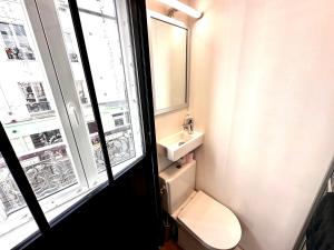 Sunny Paris studio in the heart of 11ème