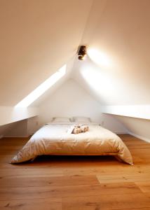 Cozy 1BDR Topfloor duplex flat