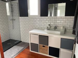 Maisons de vacances Gite Les Vents Sales - confort et detente dans la baie du Mt St Michel : photos des chambres