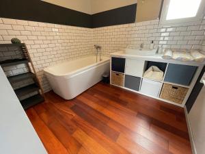 Maisons de vacances Gite Les Vents Sales - confort et detente dans la baie du Mt St Michel : photos des chambres
