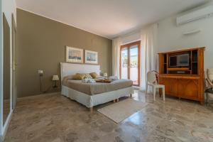 Molo Angioino Suites