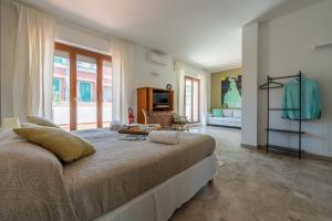 Molo Angioino Suites