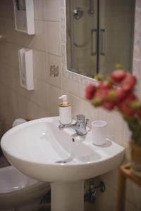 Twin Room with Private External Bathroom