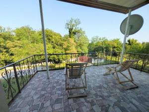 Guest House House at the Forest სახლი ტყის პირას