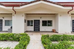Cozy 3BR Townhouse Near Tamarindo-2 Pool&More