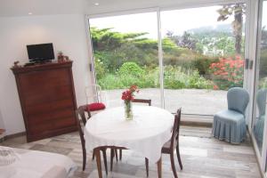 Appartements Studio vue mer dans le centre de Crozon : photos des chambres